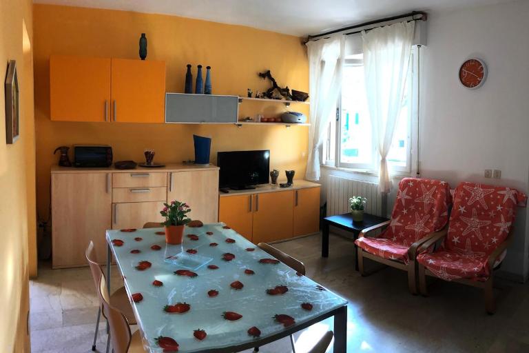 Independent apartment, 150 meters from the sea - B&B Cecina