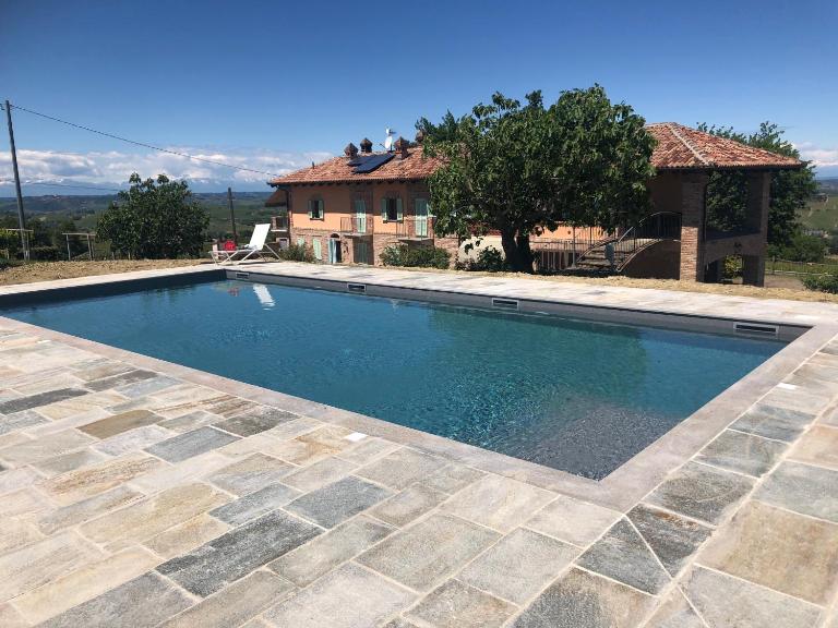 Antica cascina - B&B Castiglione Tinella