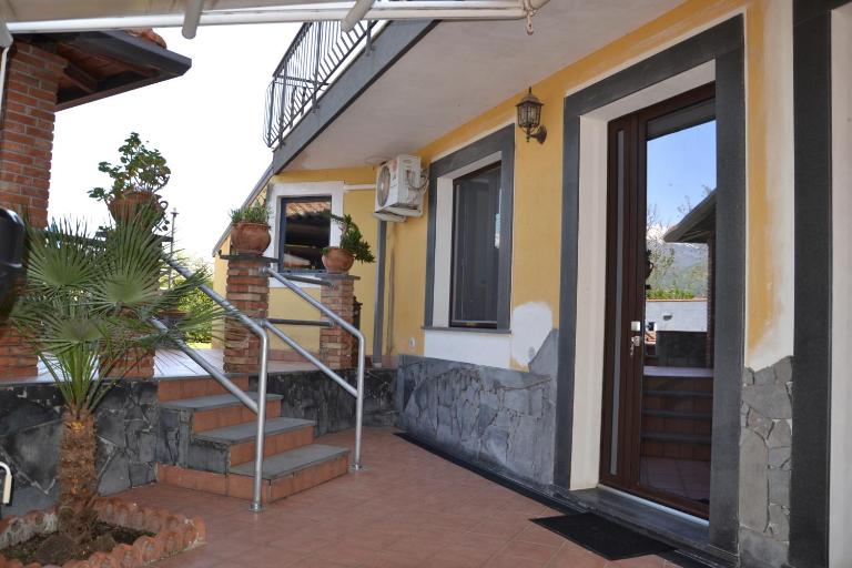 Casa RUDOM - B&B Aci Sant'Antonio