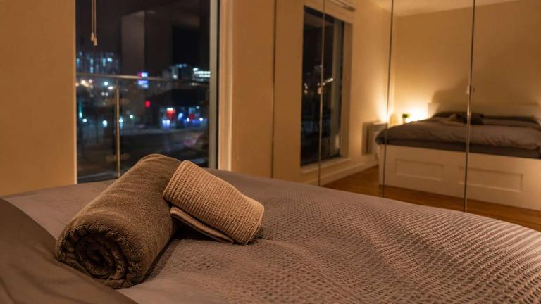 Modern 2-Bed City Living with Private Balcony - B&B Manchester
