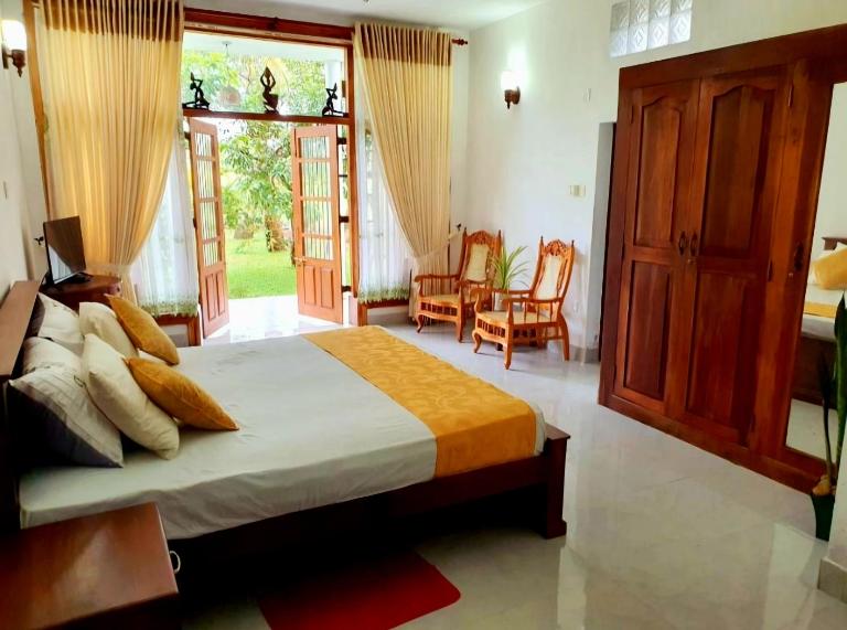 GreenHeart- Family Room-Micro Apartment, AC- Hot W, Garden View, separate Varanda & Dining Area - Travel Awards 2025 - Bed and Breakfast Maharagama