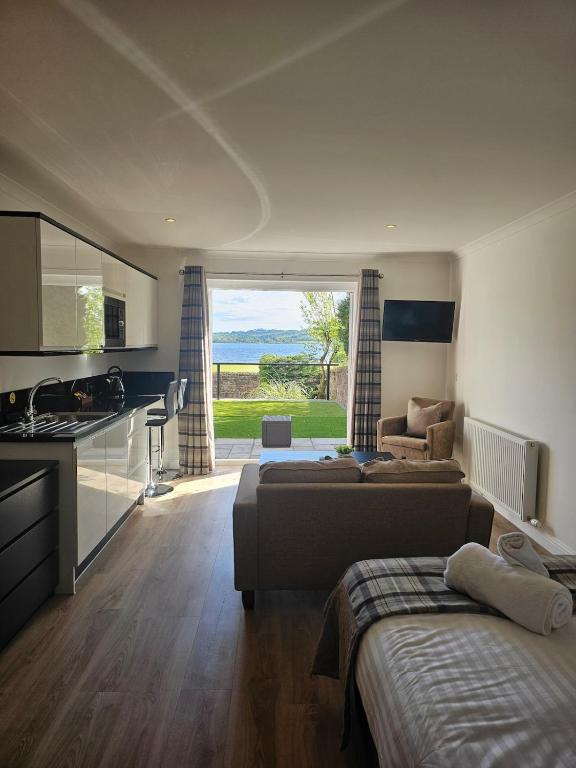 Luxury 1 Bedroom apartment with Loch View BL - B&B Balmaha