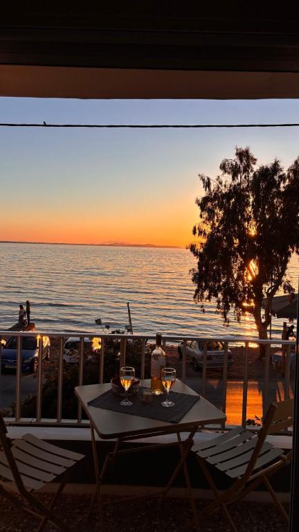 The Waves Studio - Bed and Breakfast Patras