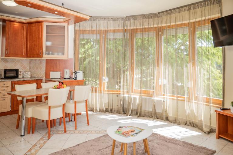 BenLi Apartman - B&B Balatonlelle