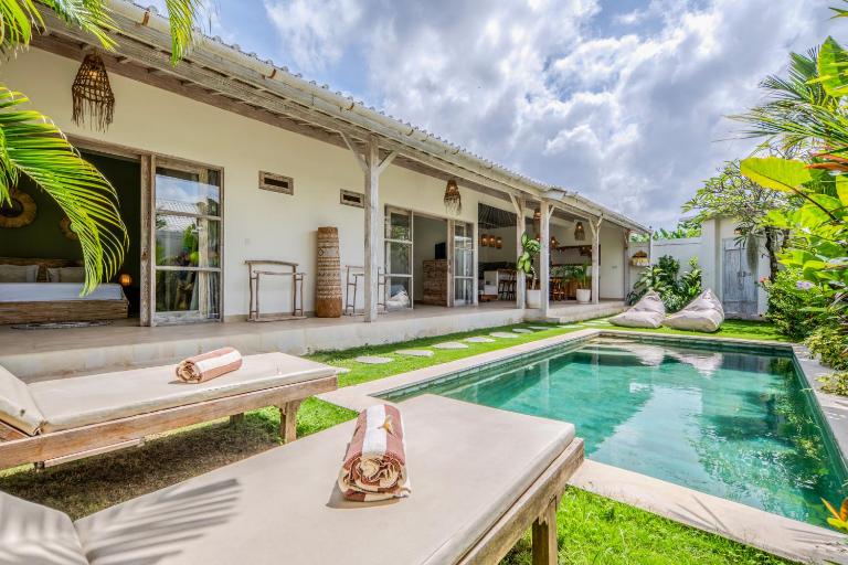 New Villa Misha Modern 2BR Pool Tropical Garden - B&B Seminyak