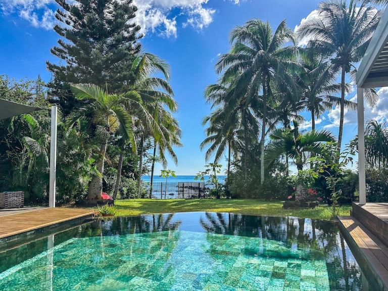 Villa Ki-Ma - Beachfront Stay at Trou-aux-Biches - Bed and Breakfast Triolet