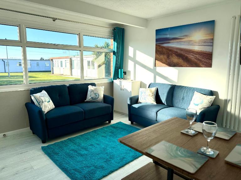 Scratby Chalet Minutes from Beach & Free Swimming - B&B Scratby
