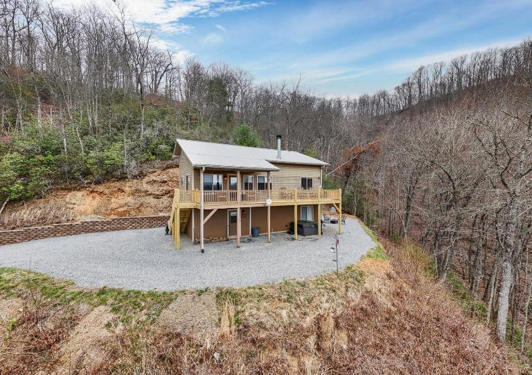 Hummingbird Heights, Smoky Mt Views! Sleeps 10! - B&B Bryson City