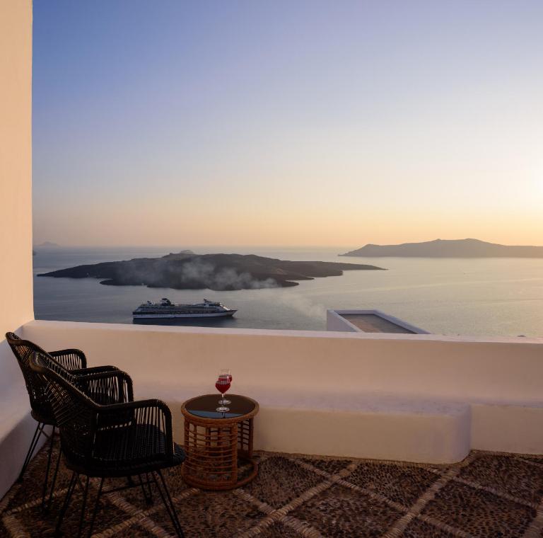 Anemos Family Suites - B&B Firá