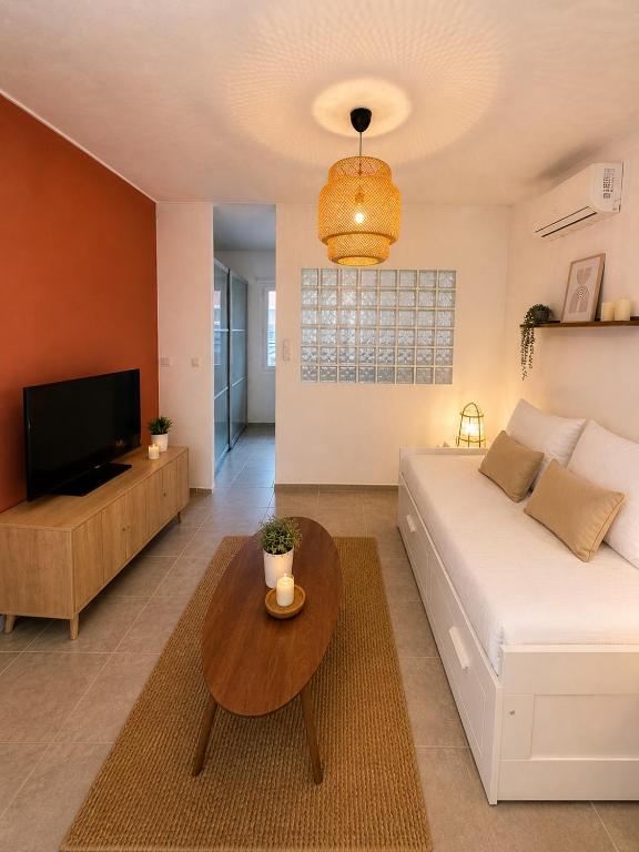 Appartement T2 terrasse avec 4 couchages - Bed and Breakfast La Seyne-sur-Mer