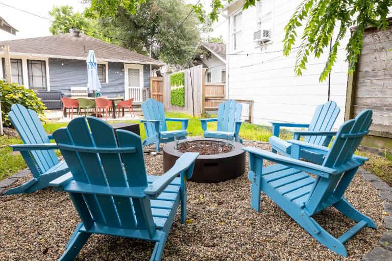 Honky Tonk Heights Home I 2 Kings I EV I Fire Pit - B&B Houston