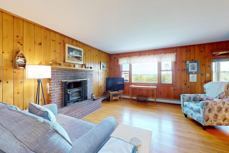 Lobster Tail Cottage - B&B Castine