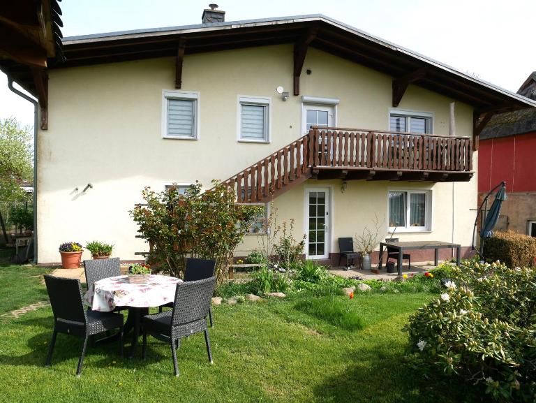 Fewo Neeberg in ruhiger Lage mit Grill und Garten - B&B Neeberg