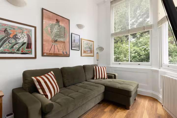 New Cosy 1BDR in Notting Hill 3 mins to Tube - B&B London