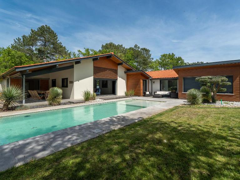Villa Contemporaine 14 Pers. avec Piscine Chauffée et Jardin - Dune du Pyla et Plages à Proximité - FR-1-319-512 - B&B Biscarrosse