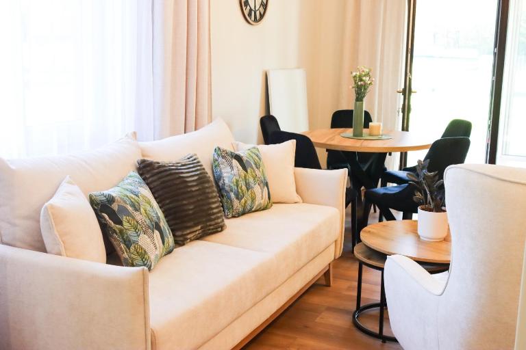 Dębowy Zakątek Snug House by BookingHost - Ferienwohnung Możdżanów