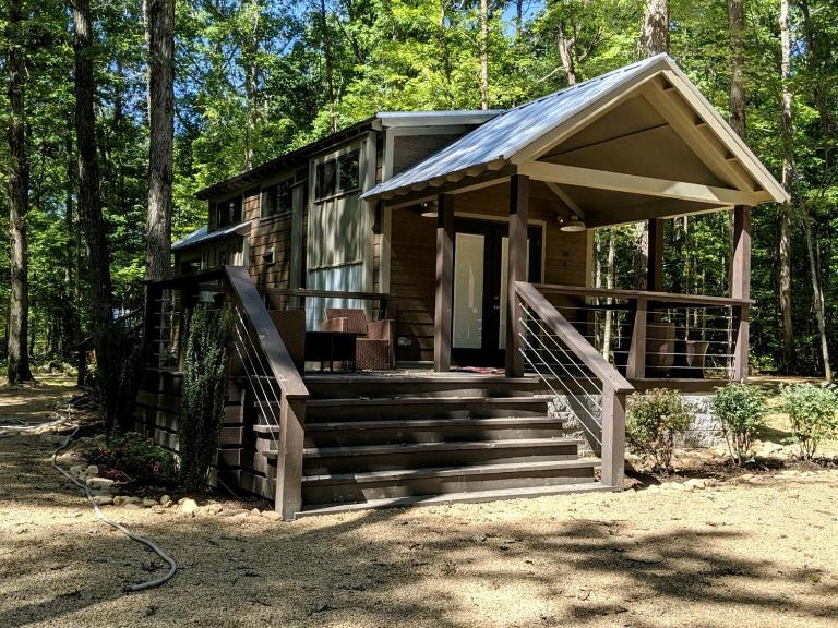 Memorable Wooden Cabin Next to Great Hiking Trails in Monteagle, Tennessee - B&B Monteagle