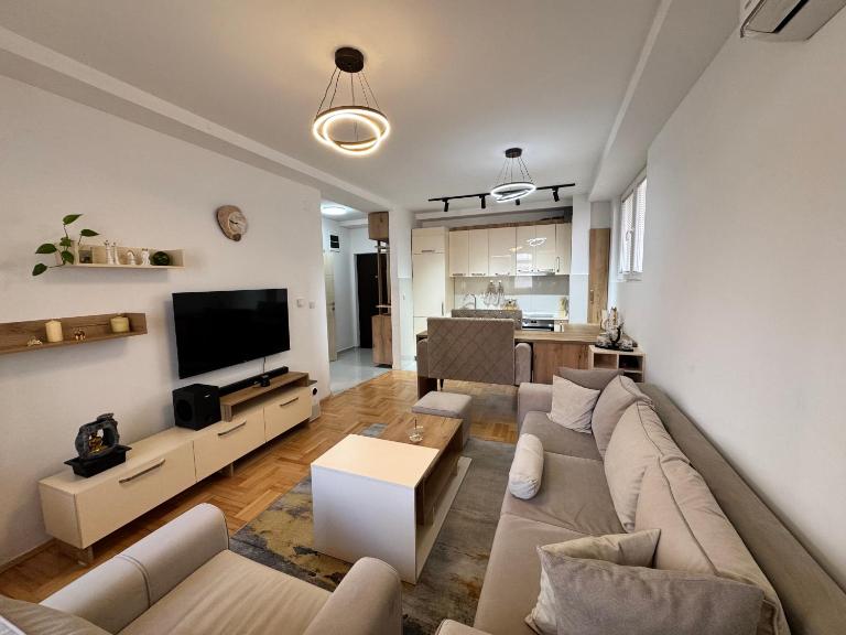 Premium Rentals - Skopje Stay IX - B&B Skopje