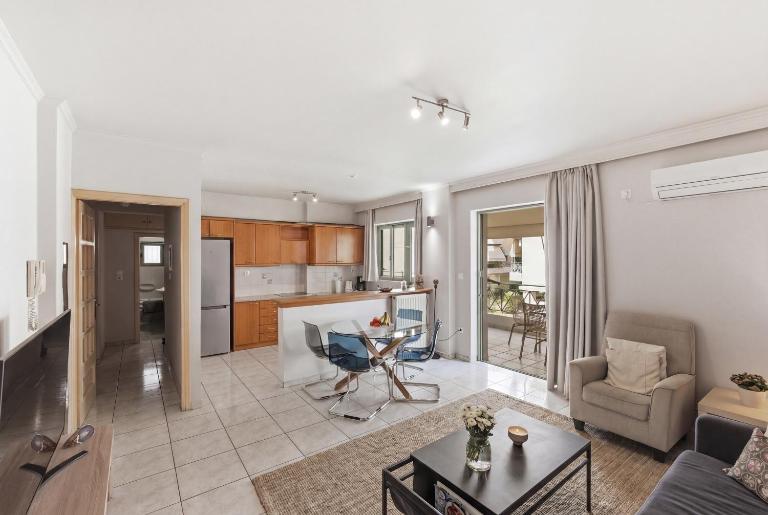 Moschato-Niarchos modern apartment - Bed and Breakfast Piraeus