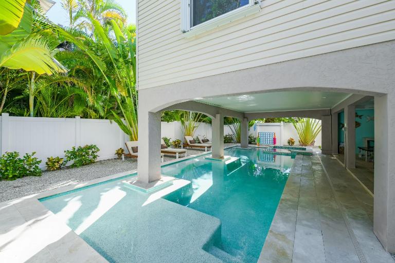 A Change in Latitude - B&B Anna Maria