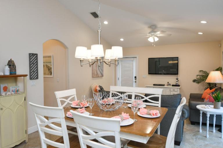 Ariels by the Sea - B&B Holmes Beach