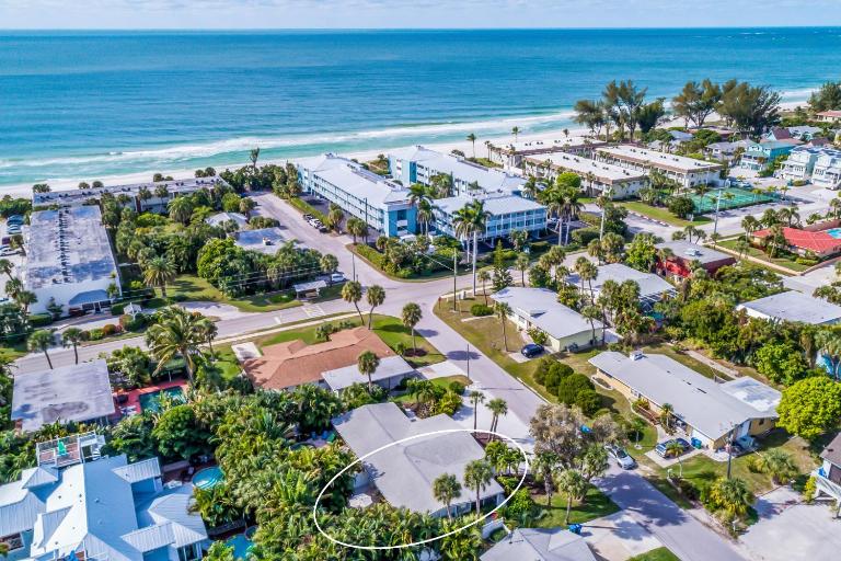 Bamboo Breeze - B&B Holmes Beach