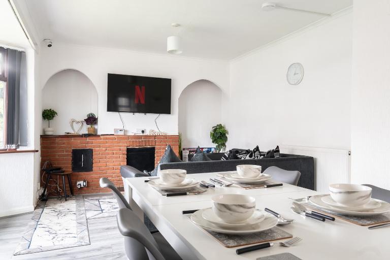 Lea Village Haven - Contractors - Free Wifi and Parking - Stechford - Long Term Stays - Chambres d'hôtes Birmingham