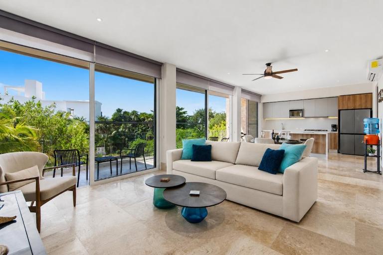 Akumal Seas 2BR Condo 2 Min Walk to Beach 7 Rooftop Pools - B&B Akumal