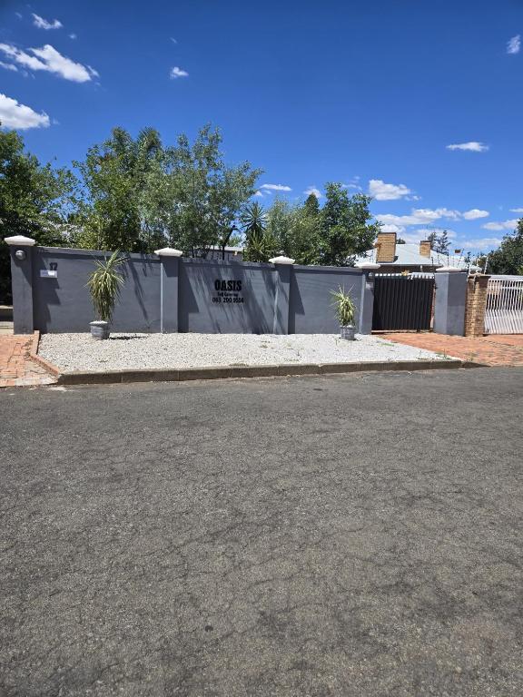 Oasis Self-catering Apartment 2 - Bed and Breakfast Kimberley