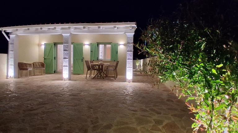 Votsalo Seaside Studio - B&B Acharávi
