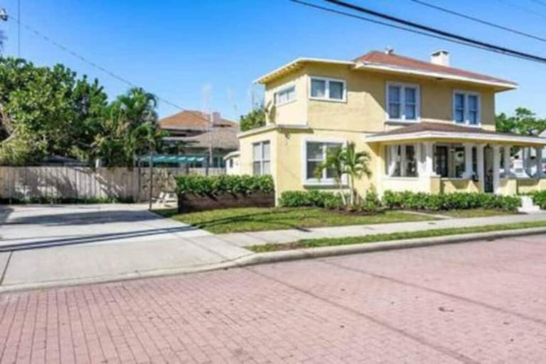 Olive Studio Apart unit 2 by Dream Vacation - Chambres d'hôtes West Palm Beach