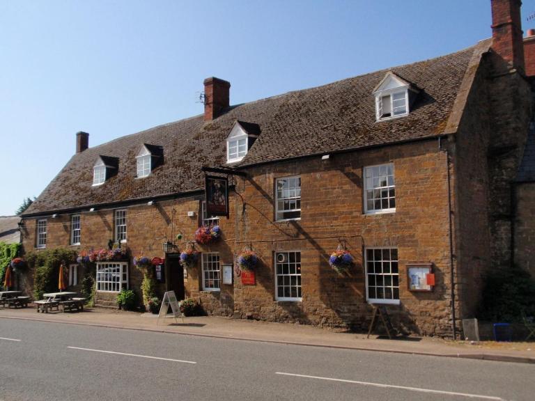 The George Inn - B&B Lower Brailes