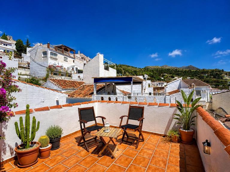 Casa tradicional en pueblo blanco pintoresco - Traditionelles Haus in einem malerischen weißen Bergdorf - B&B Canillas de Albaida