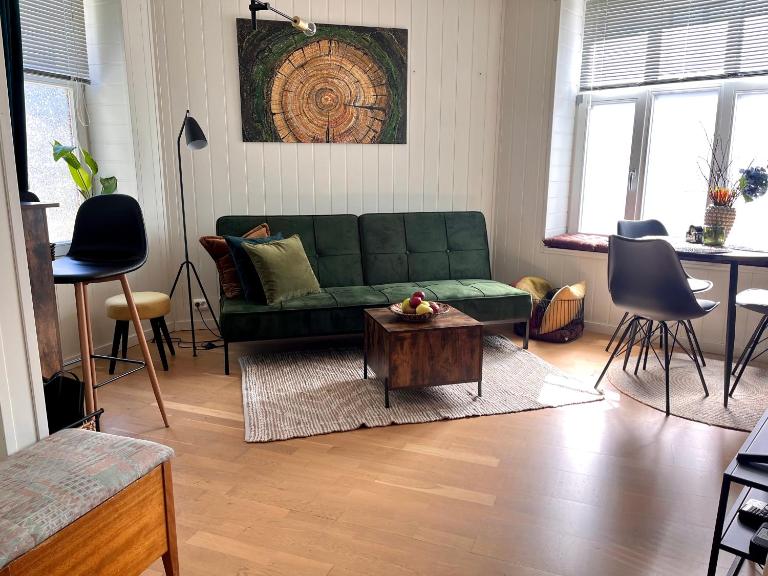 Bright and charming downtown appartement in historical peaceful area - B&B Ålesund