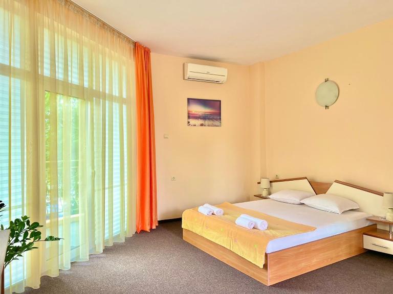 Azure Family Rooms Nessebar - Bed and Breakfast Nessebar