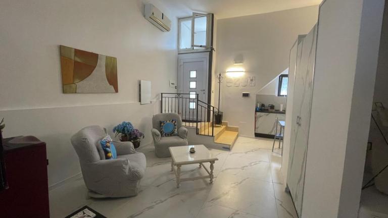 Casa intera piano terra con piccolo giardino - Ferienwohnung Qualiano