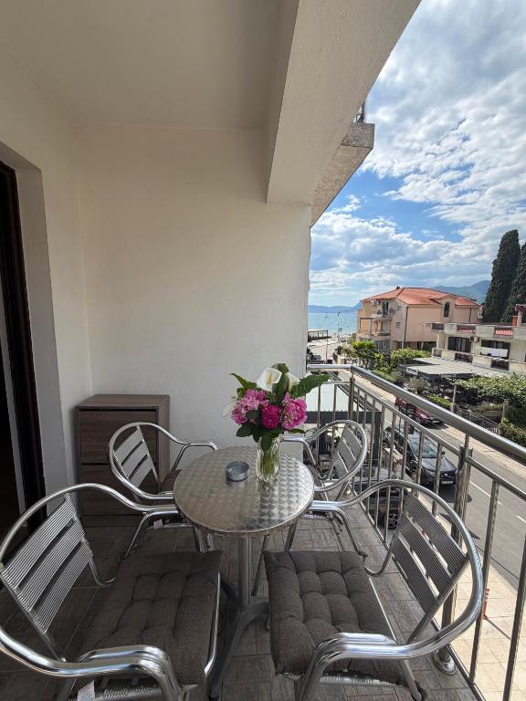 Apartments Marinić 1 - Bed and Breakfast Tivat