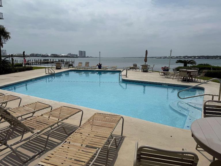 Waterfront Condo with Indoor & Outdoor Pools plus BBQ - Bed and Breakfast Gulf Shores