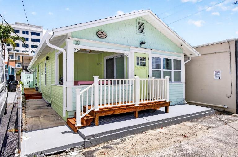 Island Vibes House - B&B Clearwater Beach