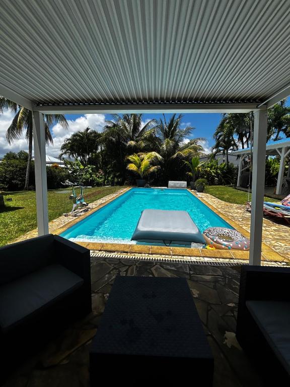 Bungalow cosy avec piscine en Guadeloupe - Ferienwohnung Petit-Bourg