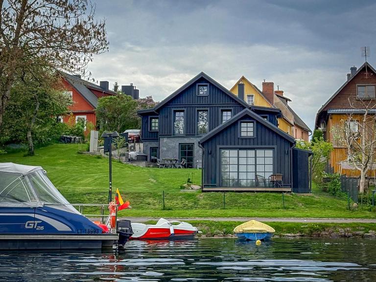 Lakeview Modern Karaim Cottage Trakai - B&B Trakai