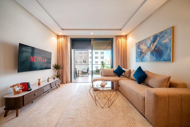 VIVASTAY Casablanca - Skyline Apartment CFC with Terrace & Gym - B&B Casablanca