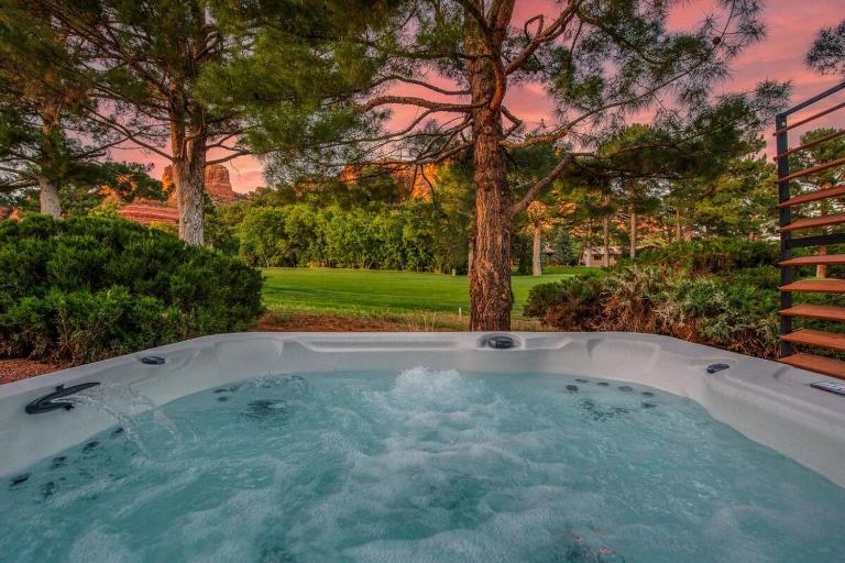 Country Club Location Sedona with Stunning Red Rock Views - B&B Sedona