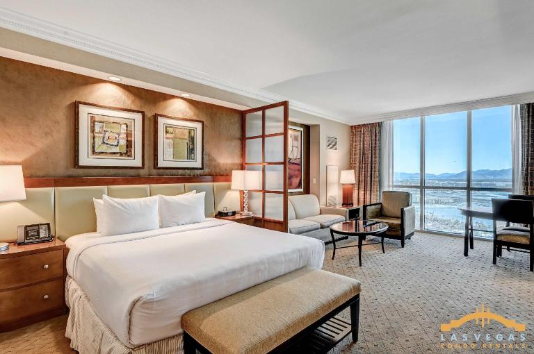 Luxury Jacuzzi Studio & Full Bath w Mountain View - Ferienwohnung Las Vegas