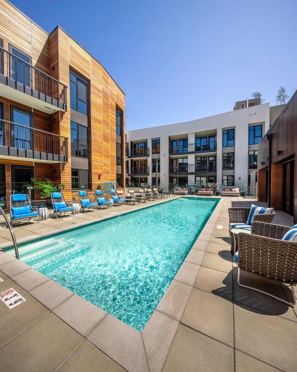 Outstanding Modern Apartment with Swimming pool - Chambres d'hôtes Los Angeles