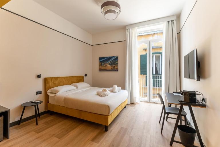 Tom Suites - B&B Napoli