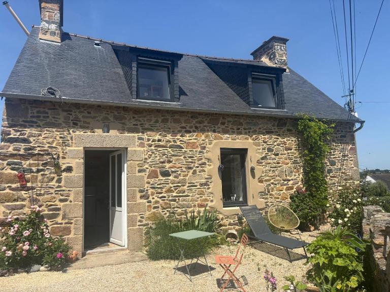 Maison en pierre proche de Paimpol - B&B Plourivo