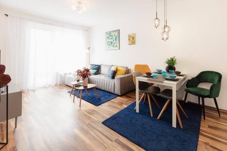 BNB Jégeho City Apartment - Ferienwohnung Sarndorf