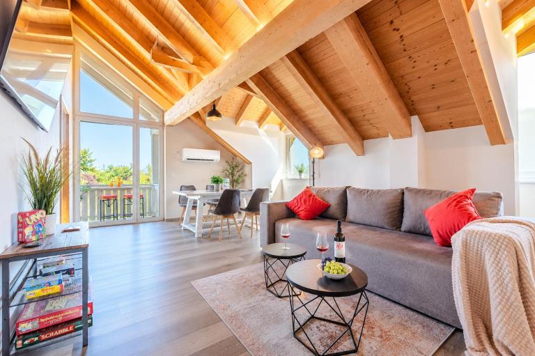 Bright Lake View Apartment with Balcony and Air Conditioning - Ferienwohnung Tutzing