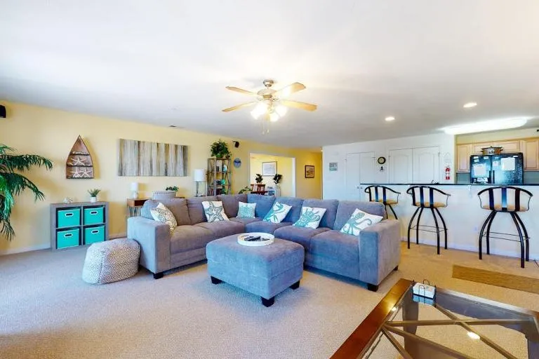 Seaside - Silver Lining 202B - B&B Virginia Beach
